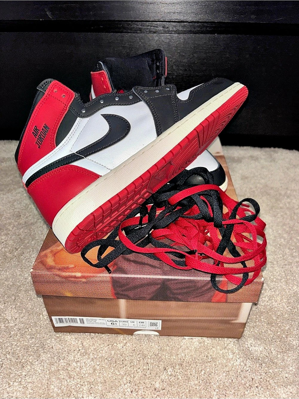 Nike Air Jordan 1 Retro High OG High Top Sneakers Red & Black US 6.5 / 8.5 W